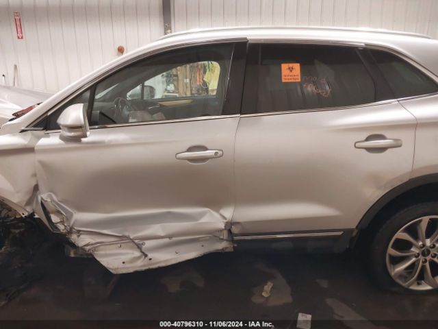 5LMTJ2DH5GUJ05442 Lincoln MKC SELECT