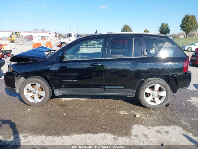 1C4NJCEB9GD599885 Jeep Compass Latitude