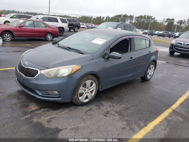 KIA FORTE LX 2016 KNAFK5A83G5600110 Image 2