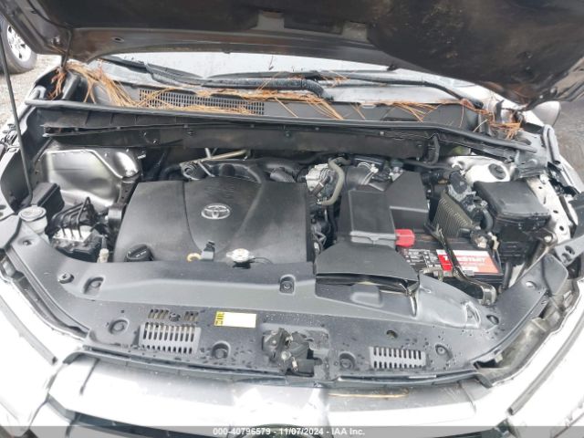 5TDKZRFH2JS541341 Toyota Highlander Xle