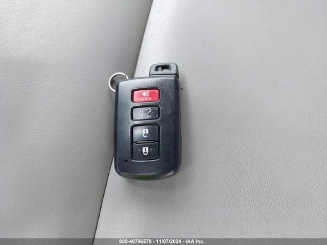 5TDKZRFH2JS541341 Toyota Highlander Xle