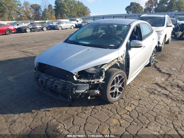 Ford FOCUS SE 2016 1FADP3F27GL355611 Image 2
