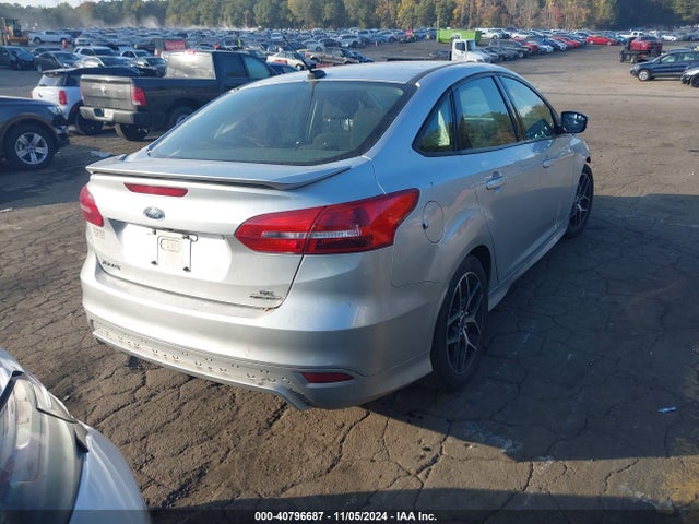 Ford FOCUS SE 2016 1FADP3F27GL355611 Image 4