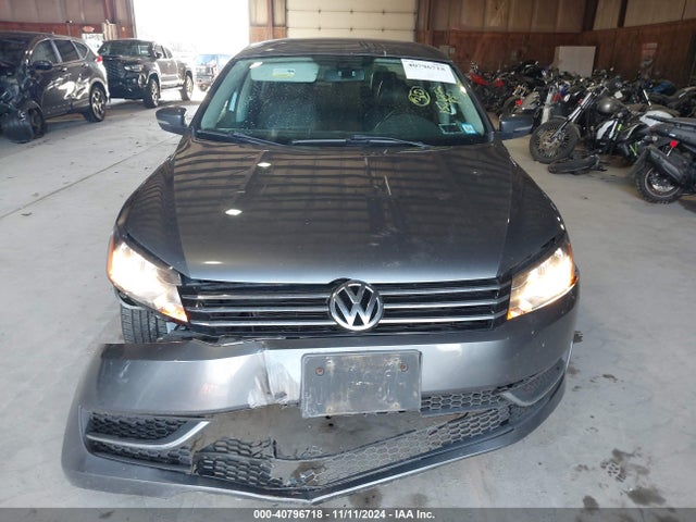 1VWAP7A34EC017808 Volkswagen Passat 2.5l Wolfsburg Edition