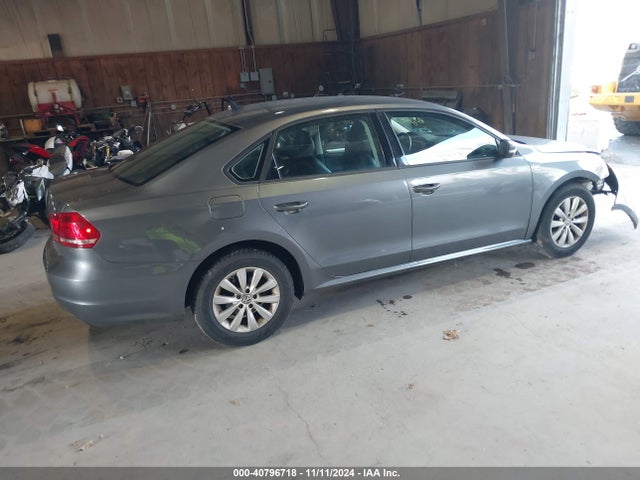 1VWAP7A34EC017808 Volkswagen Passat 2.5l Wolfsburg Edition