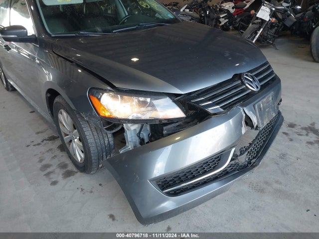 1VWAP7A34EC017808 Volkswagen Passat 2.5l Wolfsburg Edition