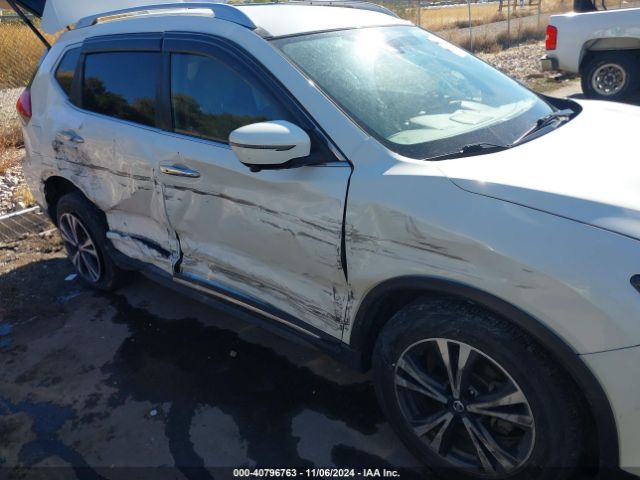 JN8AT2MV6HW282266 Nissan Rogue Sl