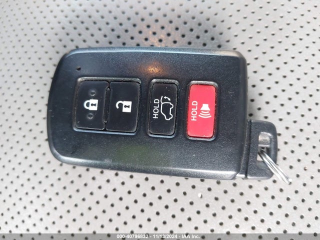 5TDDZRFH2HS384333 Toyota Highlander Limited
