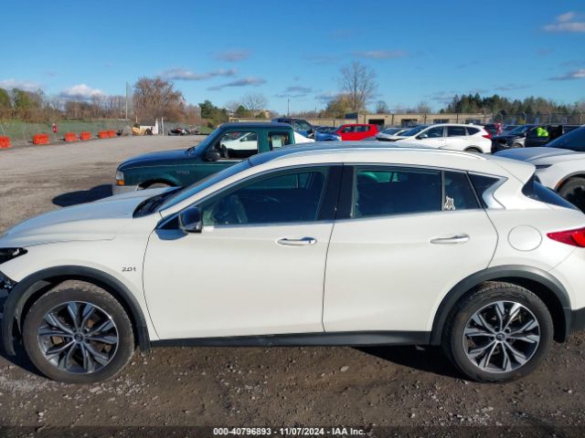 SJKCH5CR7HA031536 Infiniti Qx30 Premium