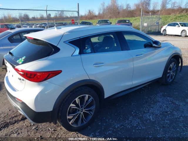 SJKCH5CR7HA031536 Infiniti Qx30 Premium