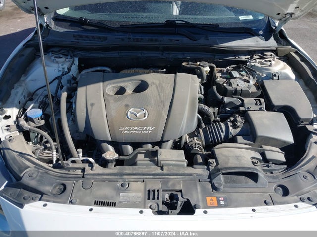 3MZBN1V37JM172556 Mazda Mazda3 Touring
