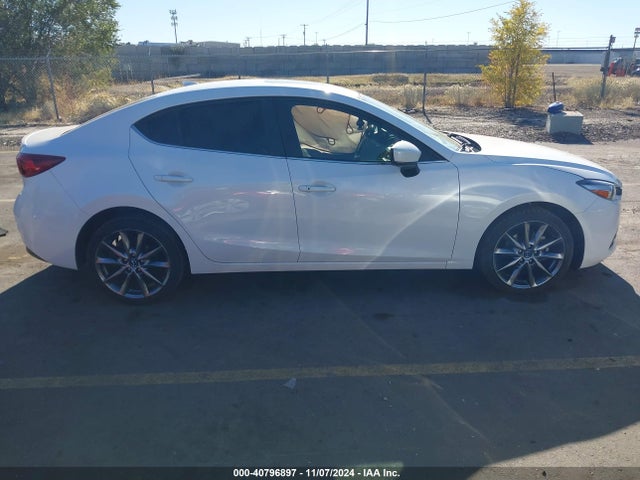 Mazda Mazda3 Touring 2018 3MZBN1V37JM172556 Image 13
