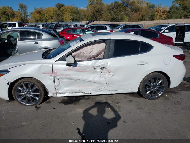 Mazda Mazda3 Touring 2018 3MZBN1V37JM172556 Image 14