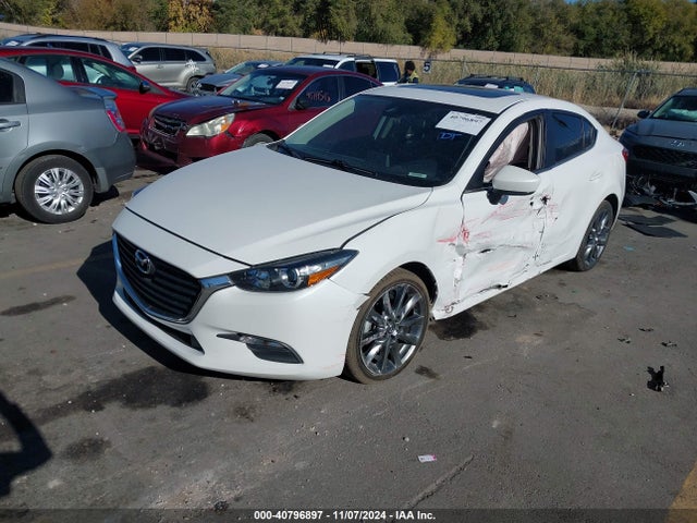 3MZBN1V37JM172556 Mazda Mazda3 Touring