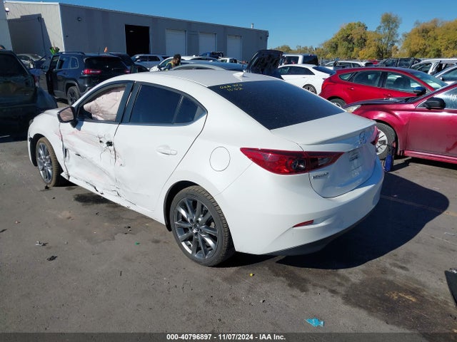 3MZBN1V37JM172556 Mazda Mazda3 Touring