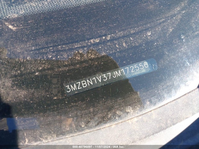 3MZBN1V37JM172556 Mazda Mazda3 Touring
