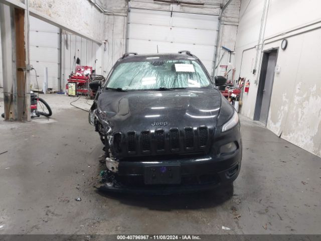 1C4PJMAB6HW600954 Jeep Cherokee Altitude 4x4