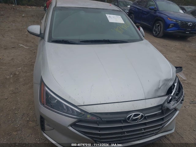 Hyundai ELANTRA SE 2019 5NPD74LF4KH482661 Image 17