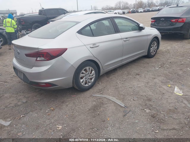 Hyundai ELANTRA SE 2019 5NPD74LF4KH482661 Image 4