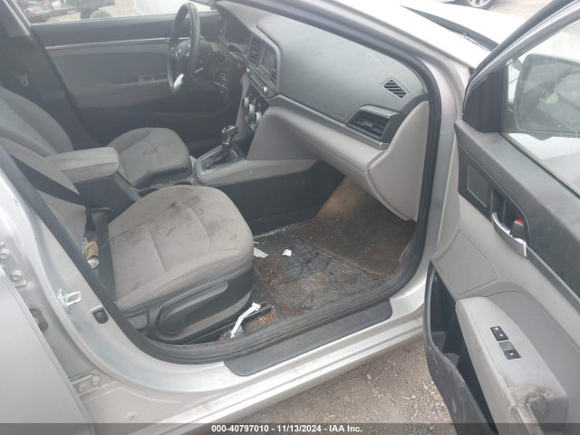 Hyundai ELANTRA SE 2019 5NPD74LF4KH482661 Image 5