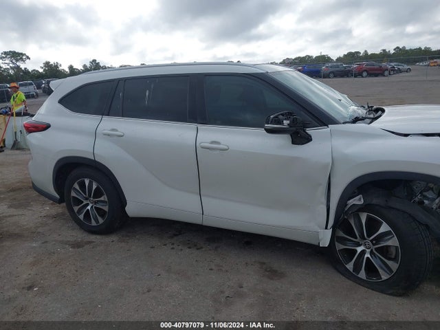 Toyota Highlander Xle 2020 5TDGZRAH0LS513733 Image 14