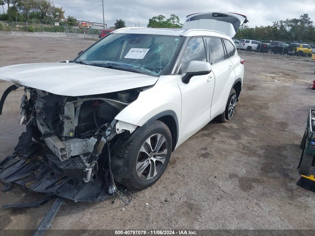 Toyota Highlander Xle 2020 5TDGZRAH0LS513733 Image 2