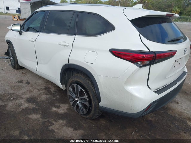 Toyota Highlander Xle 2020 5TDGZRAH0LS513733 Image 3