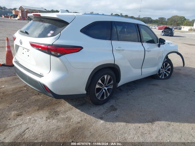 Toyota Highlander Xle 2020 5TDGZRAH0LS513733 Image 4