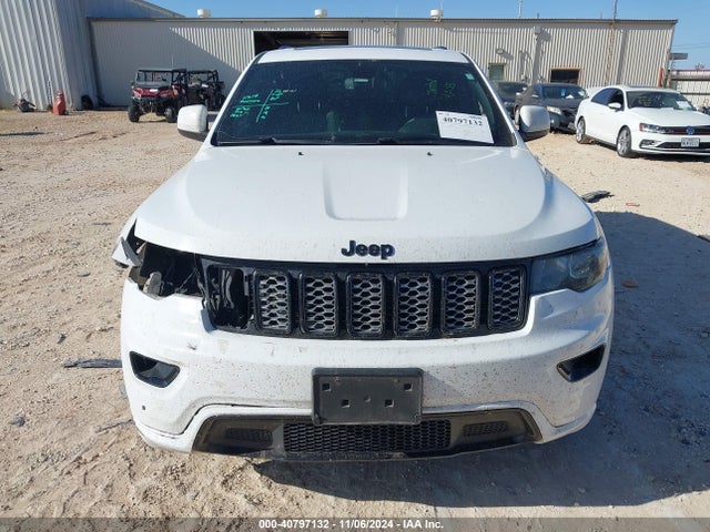 1C4RJEAG4JC359011 Jeep Grand Cherokee Altitude 4x2