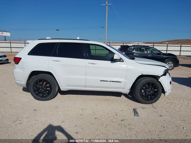 1C4RJEAG4JC359011 Jeep Grand Cherokee Altitude 4x2