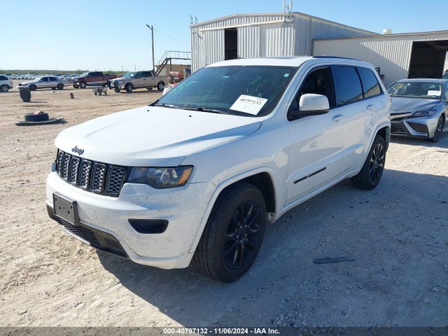1C4RJEAG4JC359011 Jeep Grand Cherokee Altitude 4x2