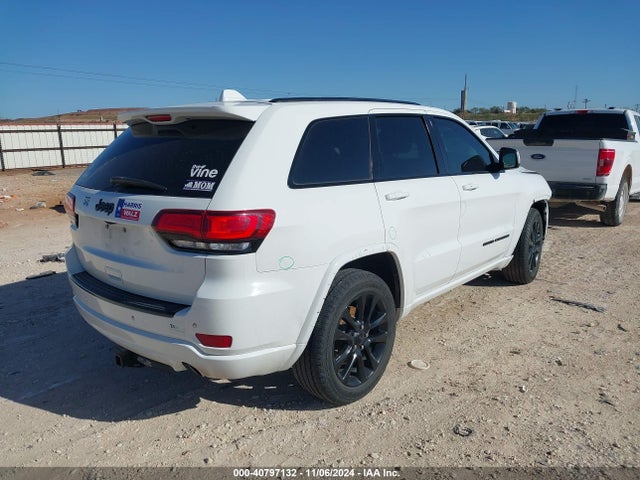 1C4RJEAG4JC359011 Jeep Grand Cherokee Altitude 4x2