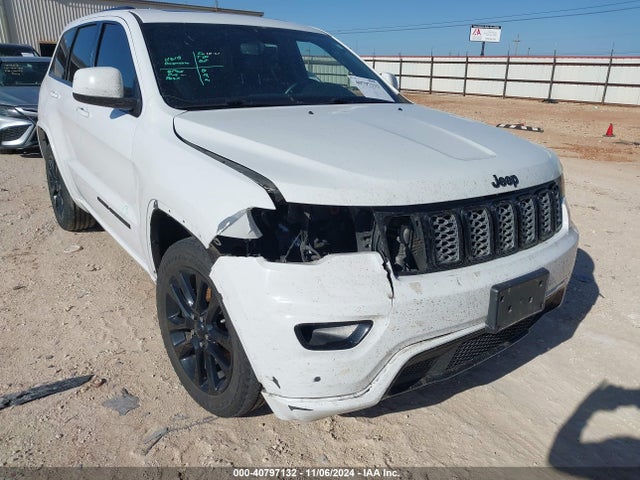 1C4RJEAG4JC359011 Jeep Grand Cherokee Altitude 4x2