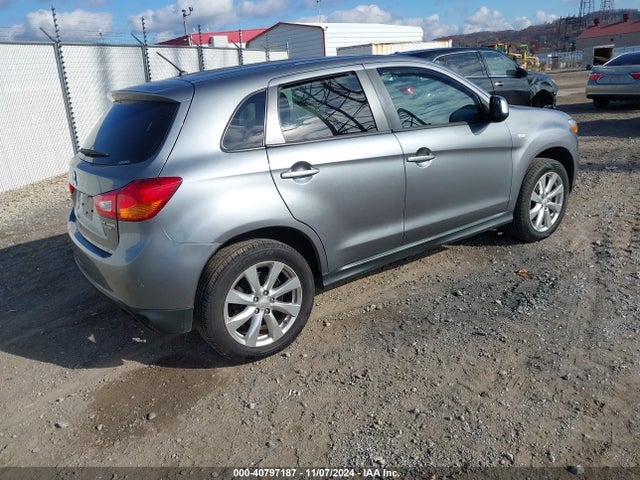 4A4AR3AU3FE031566 Mitsubishi Outlander Sport Es