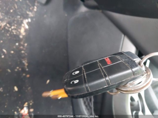 3C4PDCAB9JT427685 Dodge JOURNEY SE
