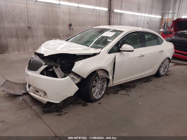 Buick Verano 2014 1G4PP5SK0E4169243 Image 2