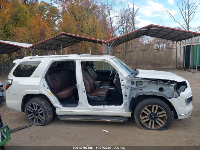 Toyota 4runner Limited 2020 JTEBU5JR9L5809894 Image 14