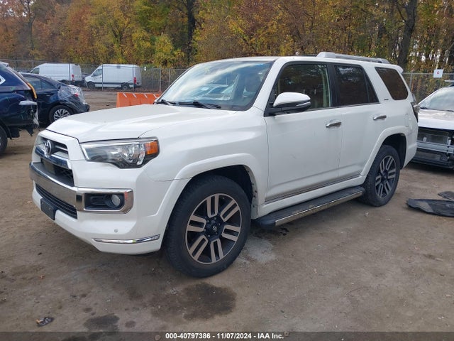Toyota 4runner Limited 2020 JTEBU5JR9L5809894 Image 2