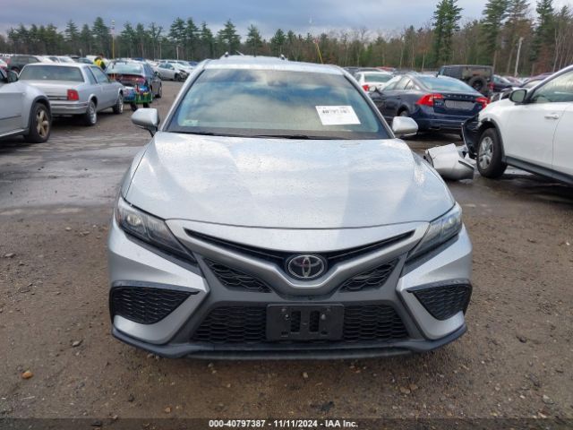 4T1G11BK9NU066915 Toyota Camry Se Awd