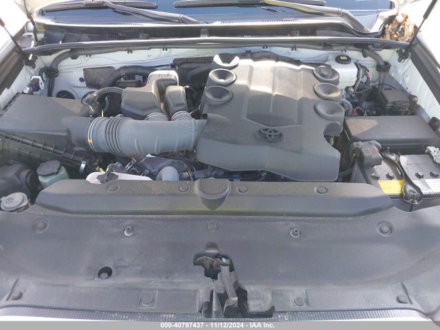 Toyota 4RUNNER SR5 2023 JTEMU5JR8P6090226 Image 10