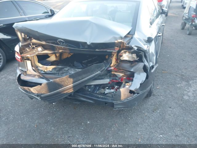 1VWBT7A33GC031217 Volkswagen Passat 1.8t Se