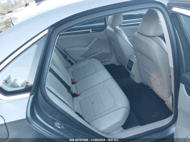 1VWBT7A33GC031217 Volkswagen Passat 1.8t Se