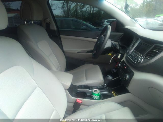 KM8J33A49HU594067 Hyundai TUCSON SE