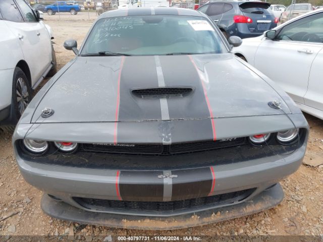 2C3CDZDJ0JH310045 Dodge Challenger Srt 392