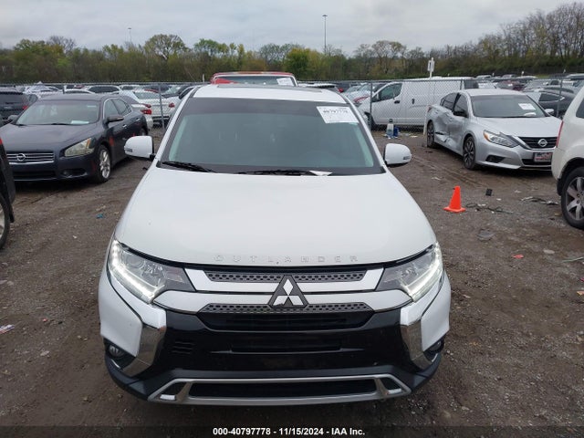 JA4AD3A30KZ038694 Mitsubishi Outlander Se