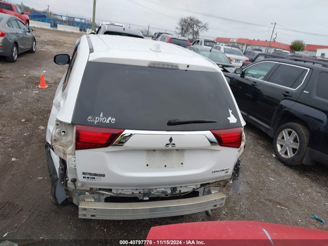 JA4AD3A30KZ038694 Mitsubishi Outlander Se