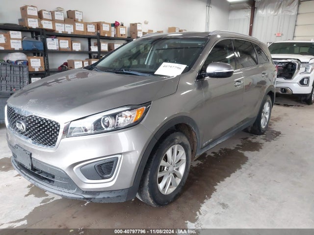 KIA Sorento Lx V6 2017 5XYPGDA57HG302497 Image 2