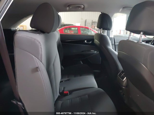 KIA Sorento Lx V6 2017 5XYPGDA57HG302497 Image 8