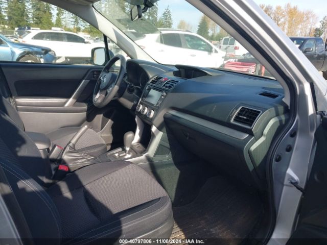 JF2SJAAC2JH523593 Subaru Forester 2.5i