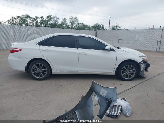 4T1BF1FK3FU889783 Toyota CAMRY SE